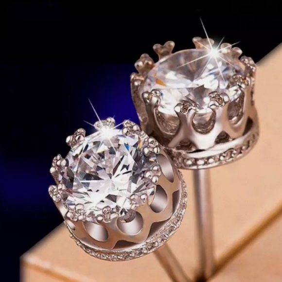 Boutique Other - NEW 4 ct Gold Plated 925 Silver Stud Earri…